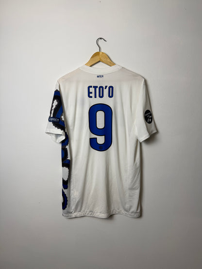 Samuel Eto'o Inter Milan 2010-11 away football shirt (L)