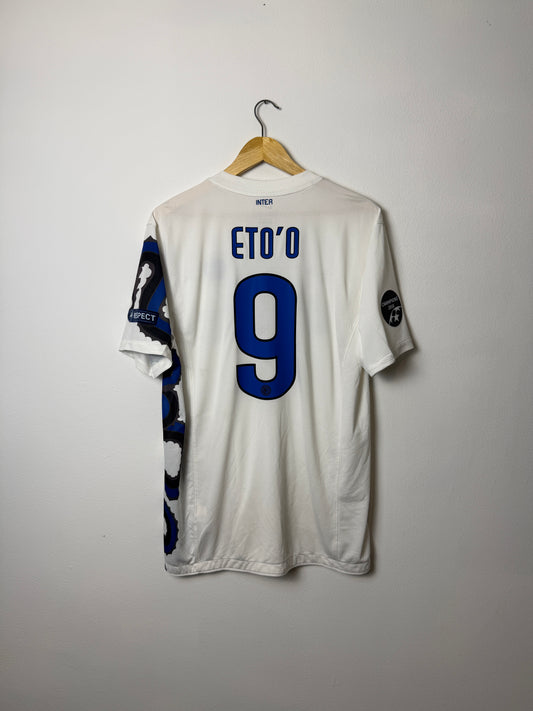 Samuel Eto'o Inter Milan 2010-11 away football shirt (L)