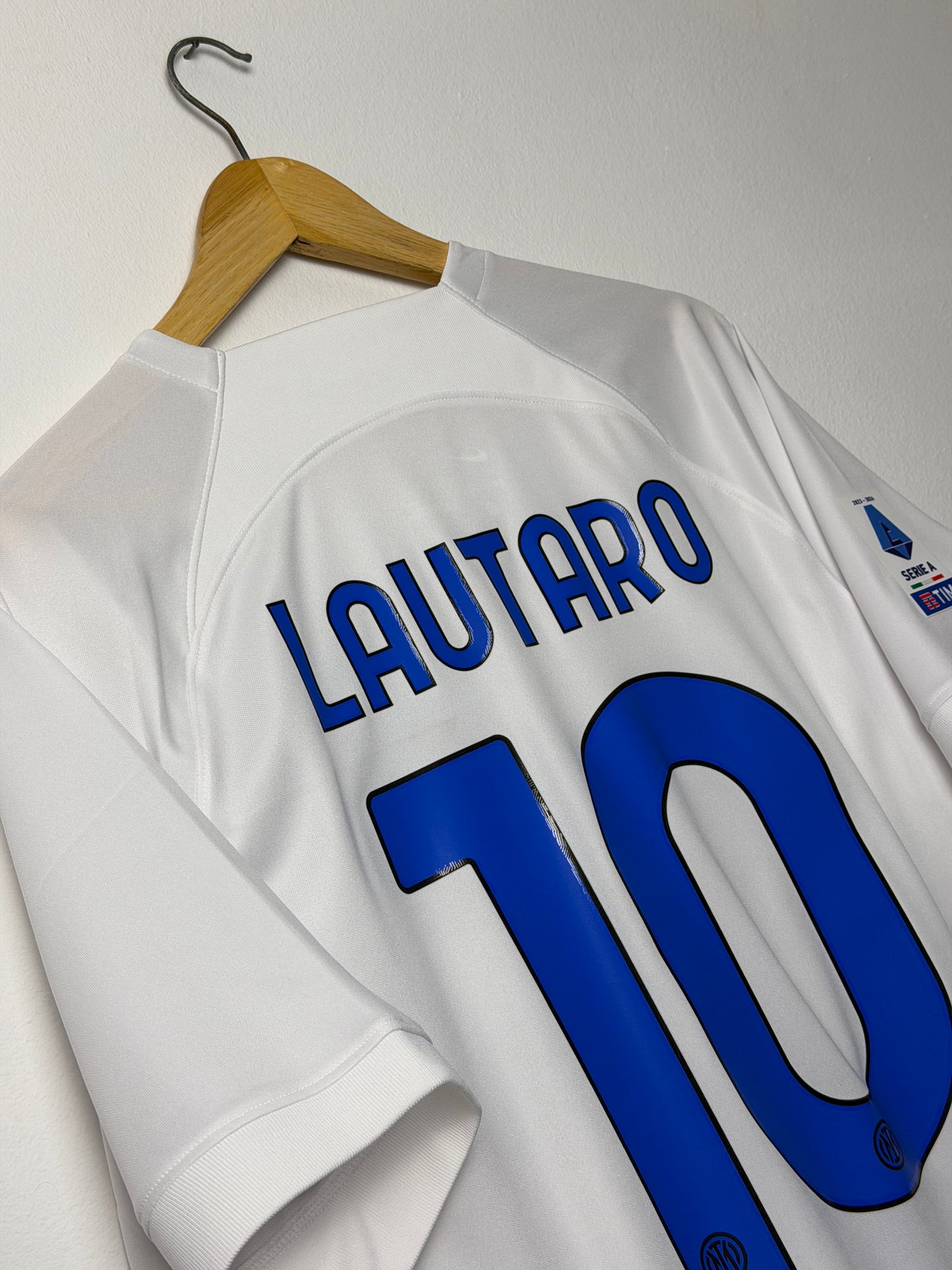 Lautaro Martinez Inter Milan 2023-24 away football shirt (L)