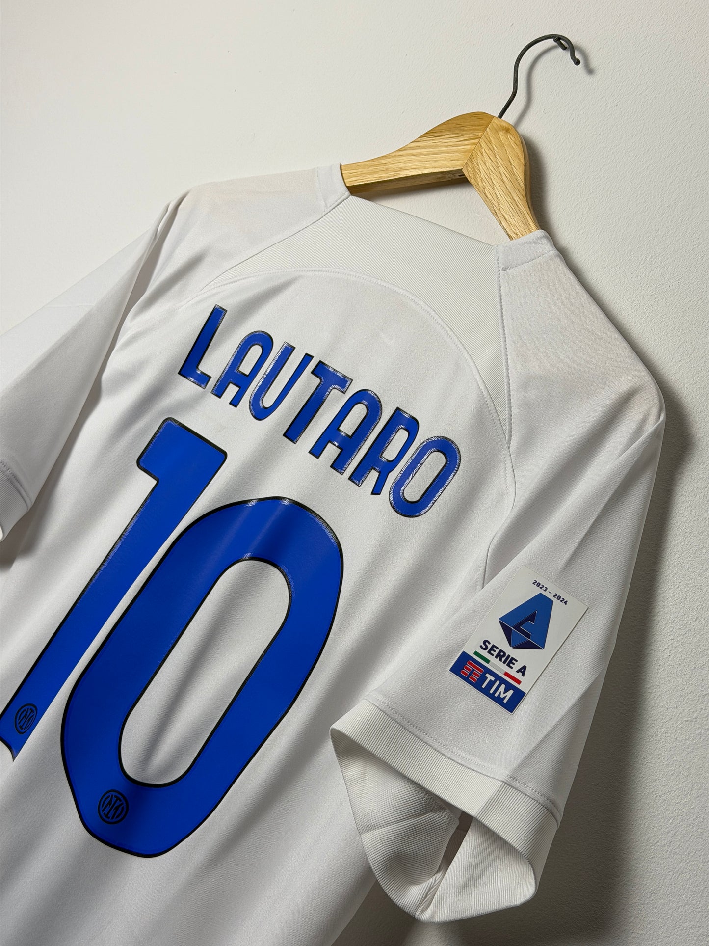 Lautaro Martinez Inter Milan 2023-24 away football shirt (L)