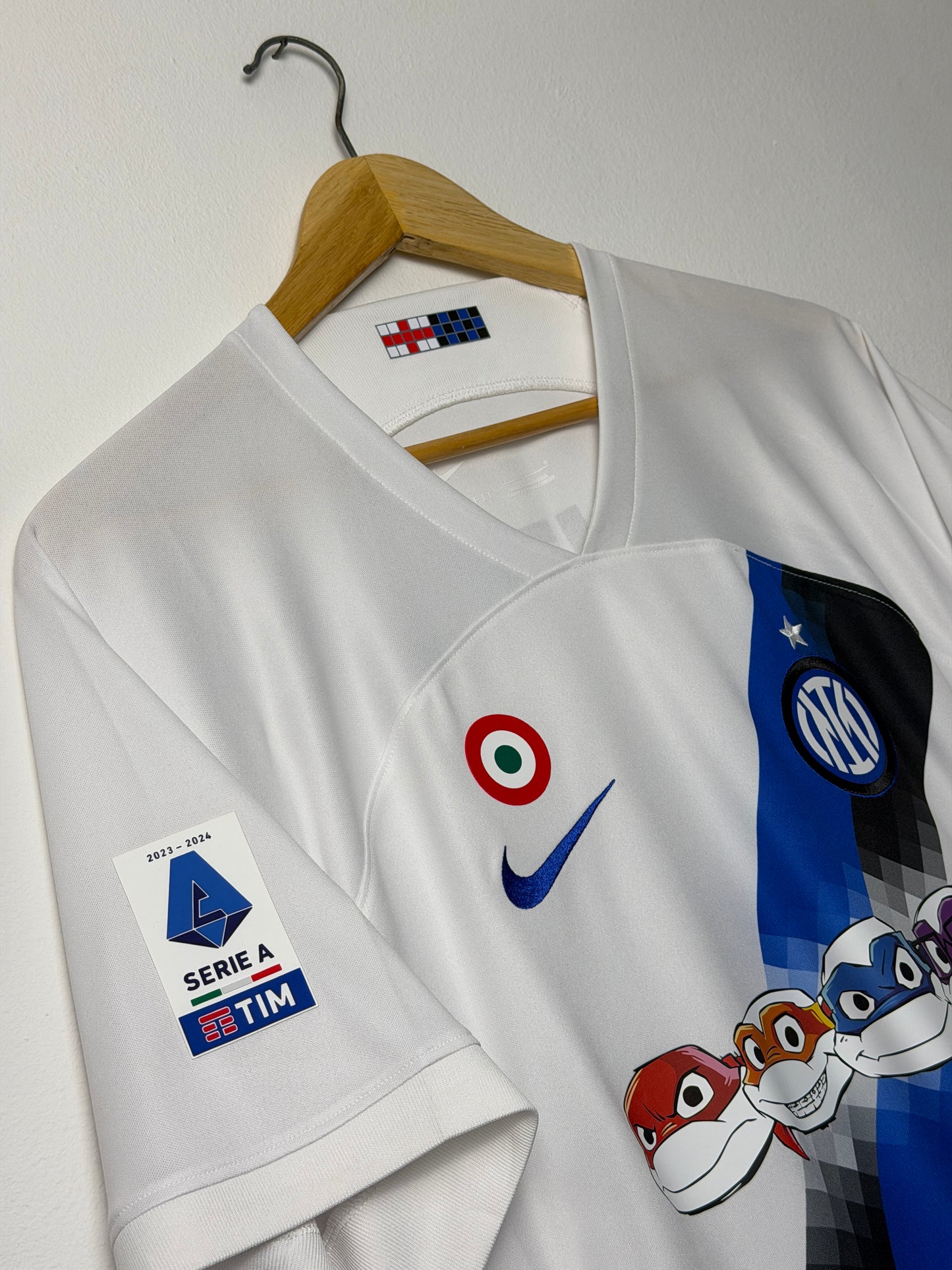 Lautaro Martinez Inter Milan 2023-24 away football shirt (L)