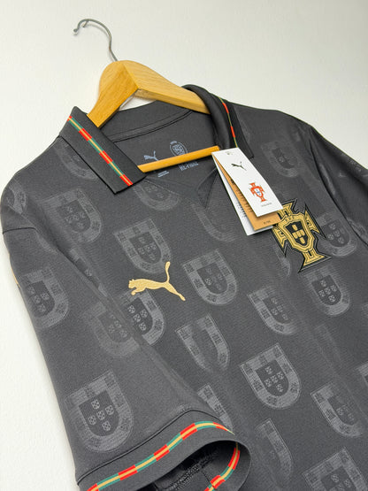 Portugal 2025 Special edition football shirt (XL)