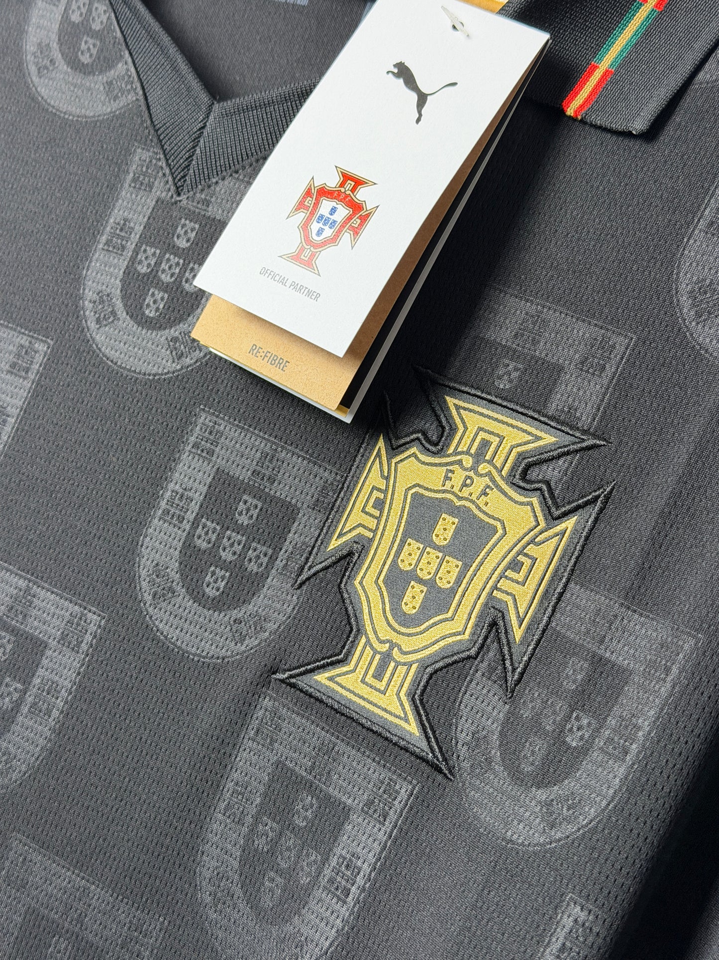 Portugal 2025 Special edition football shirt (XL)