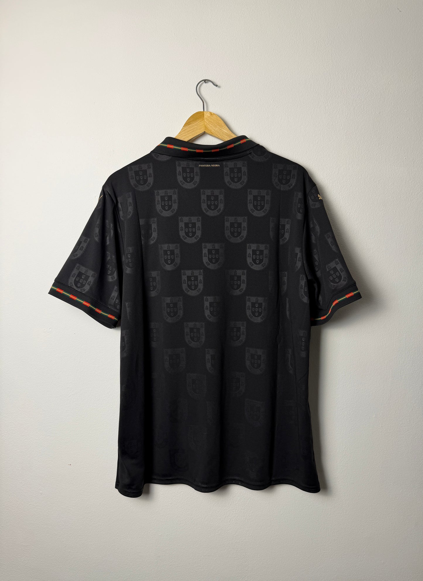 Portugal 2025 Special edition football shirt (XL)