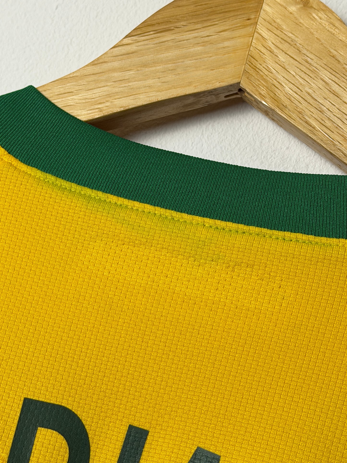 Adriano Brazil 2010 World Cup home football shirt (XL)