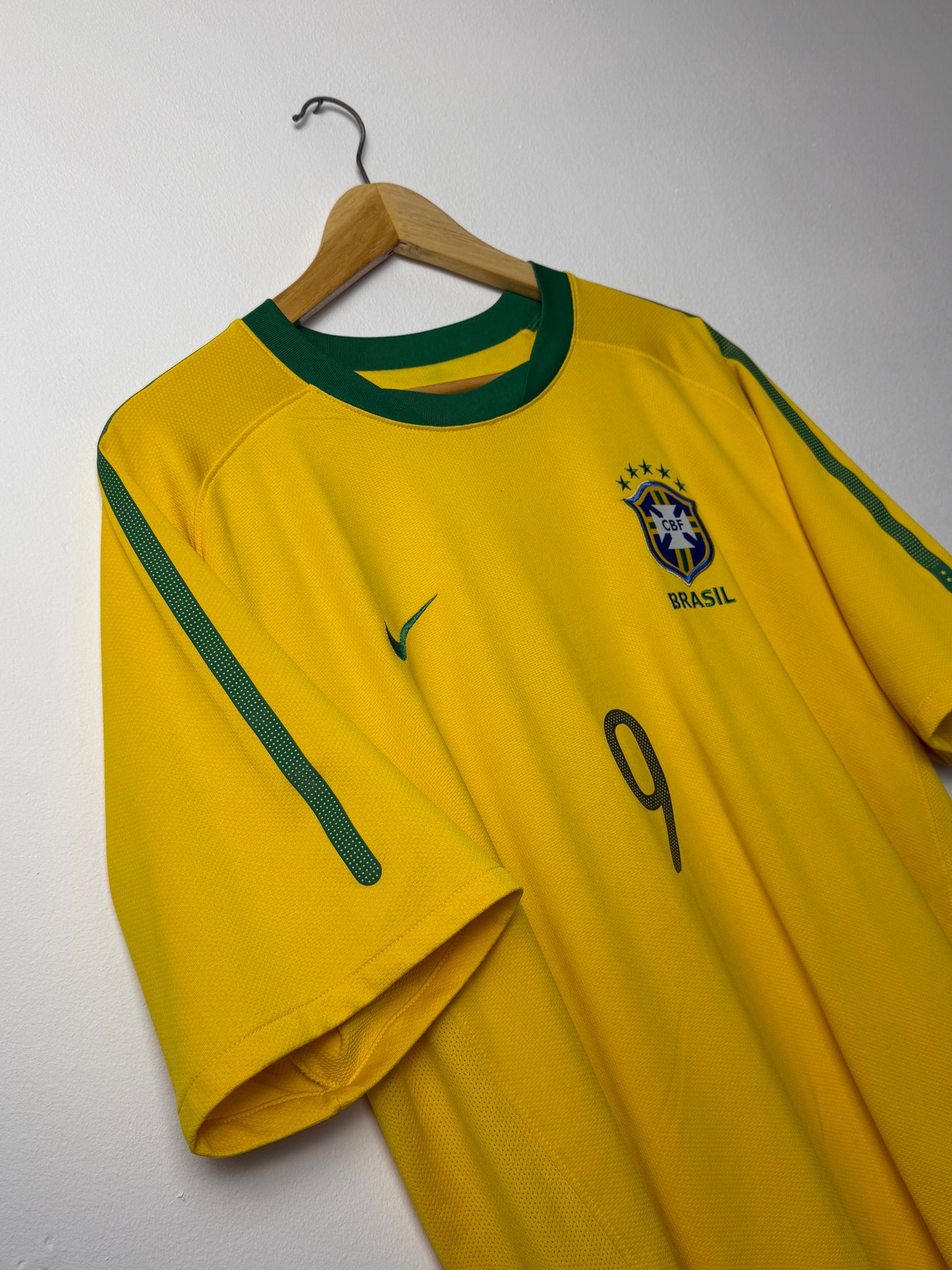 Adriano Brazil 2010 World Cup home football shirt (XL)