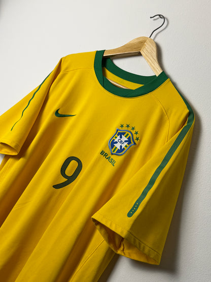 Adriano Brazil 2010 World Cup home football shirt (XL)