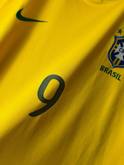 Adriano Brazil 2010 World Cup home football shirt (XL)