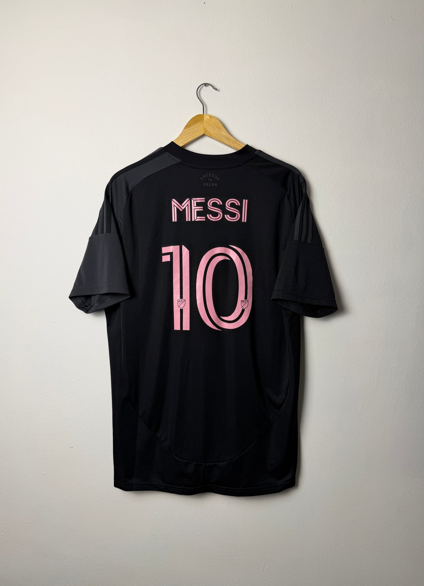 Lionel Messi Inter Miami 2025 away football shirt (XL)