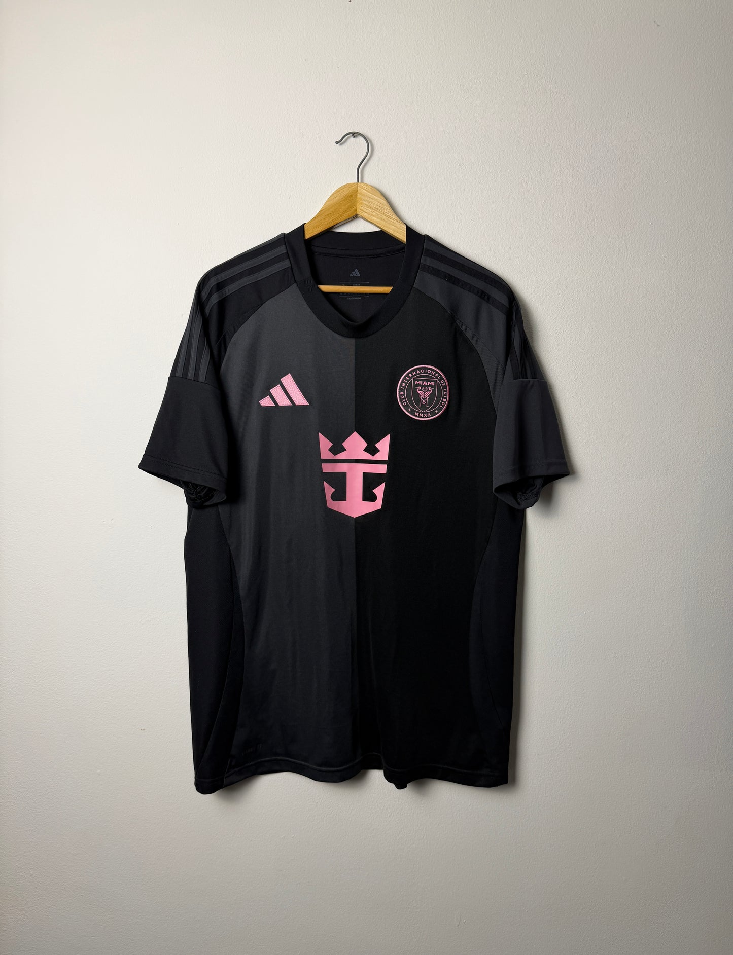 Lionel Messi Inter Miami 2025 away football shirt (XL)