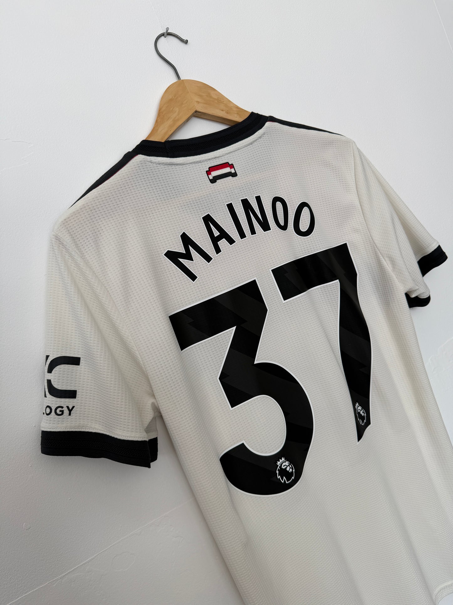 Kobbie Mainoo Manchester United 2024-25 third football shirt (M)