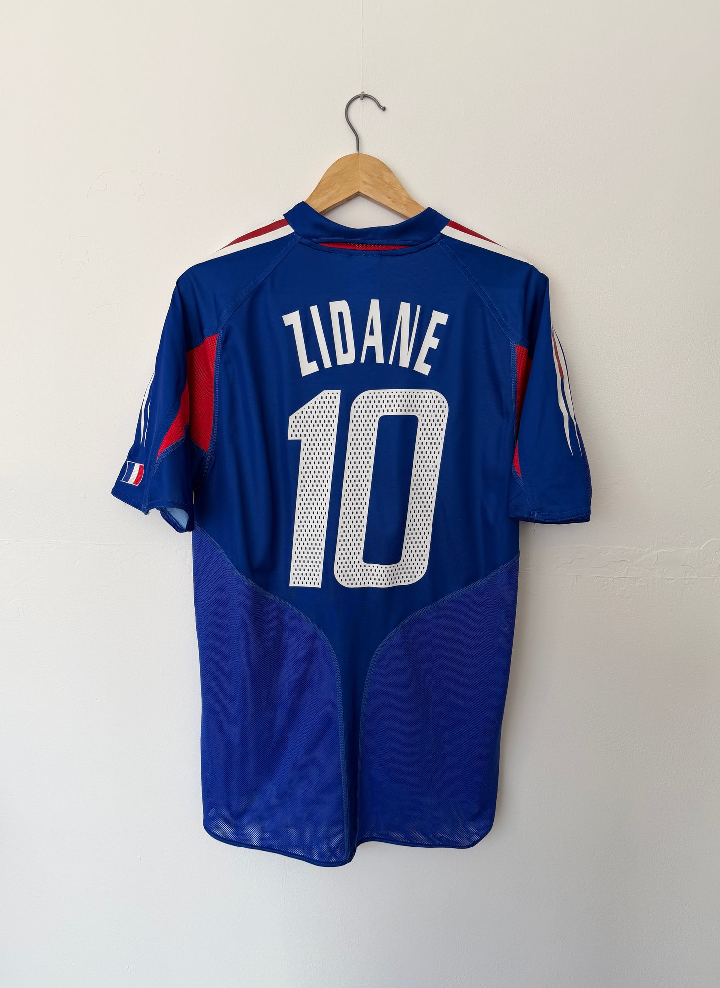 Zinedine Zidane France 2004 home football shirt (M)