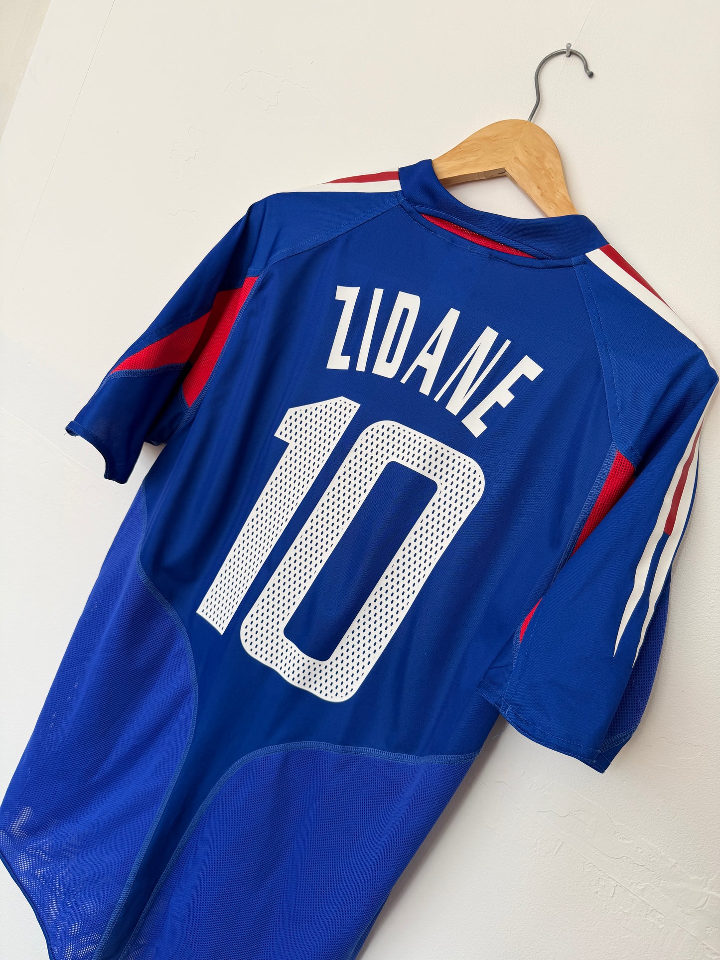 Zinedine Zidane France 2004 home football shirt (M)