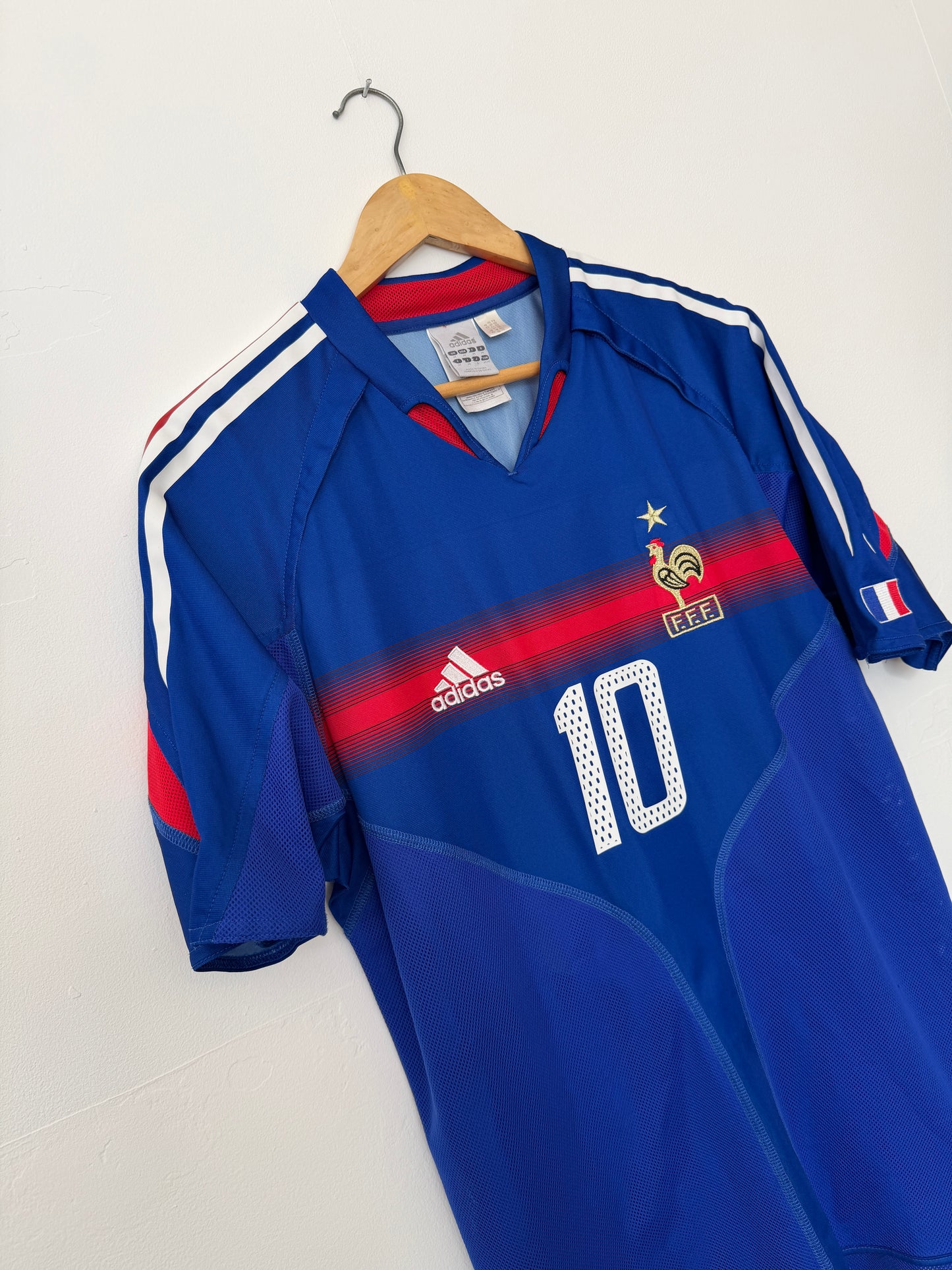 Zinedine Zidane France 2004 home football shirt (M)