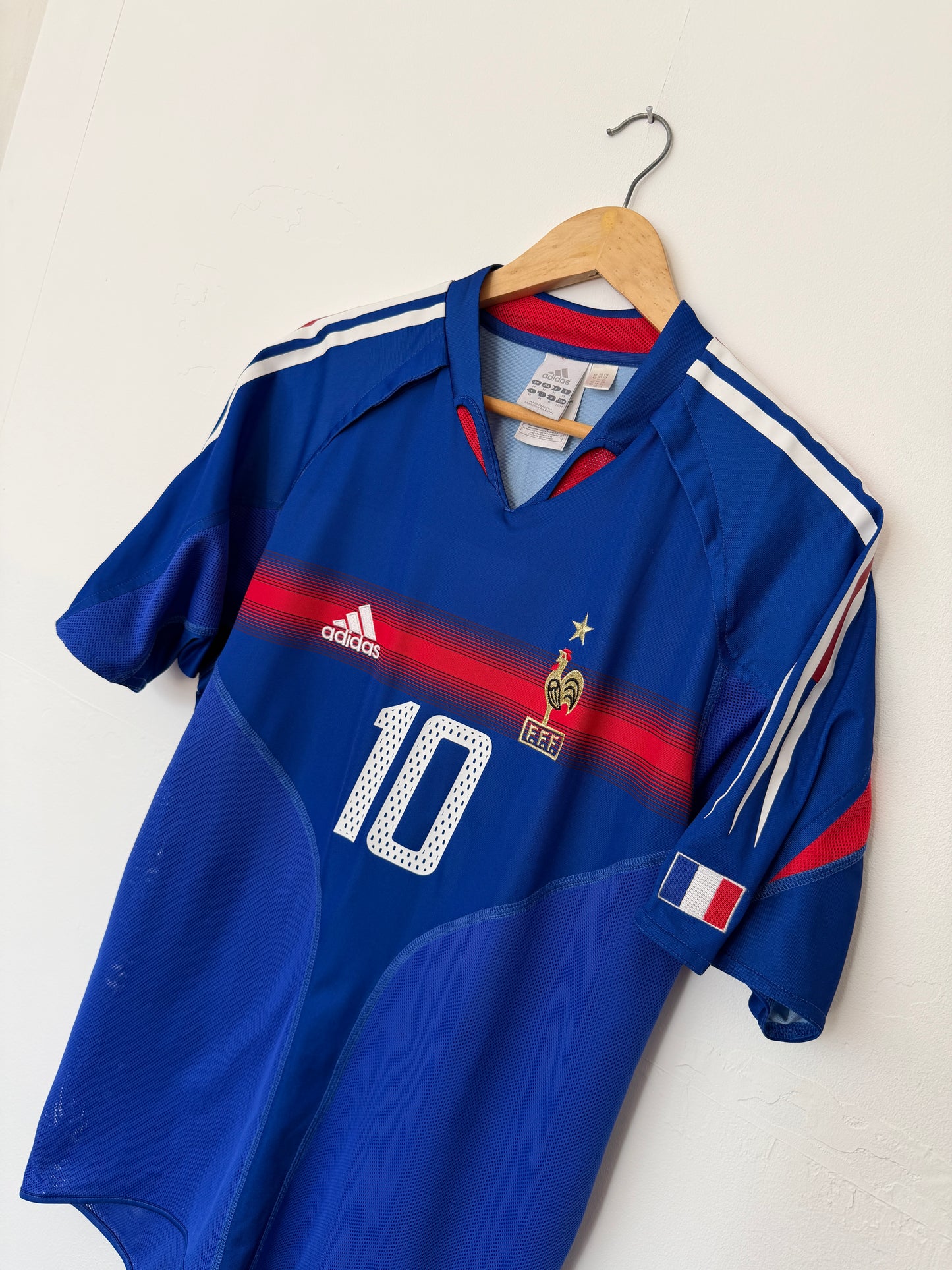 Zinedine Zidane France 2004 home football shirt (M)
