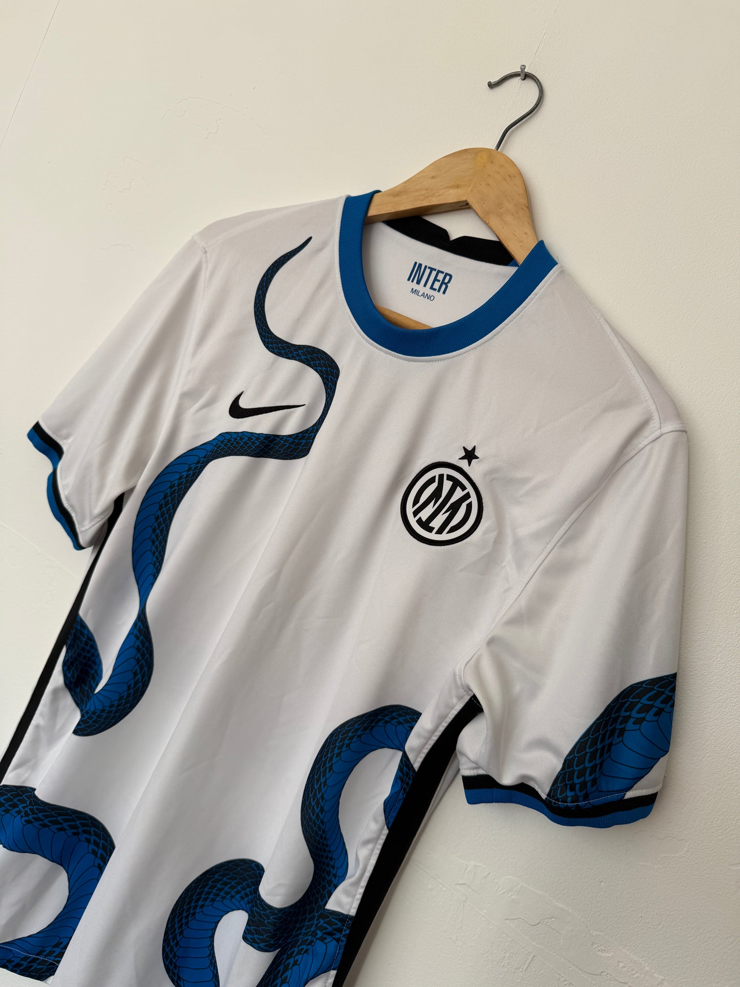Lautaro Martinez Inter Milan 2020-21 away football shirt (M)