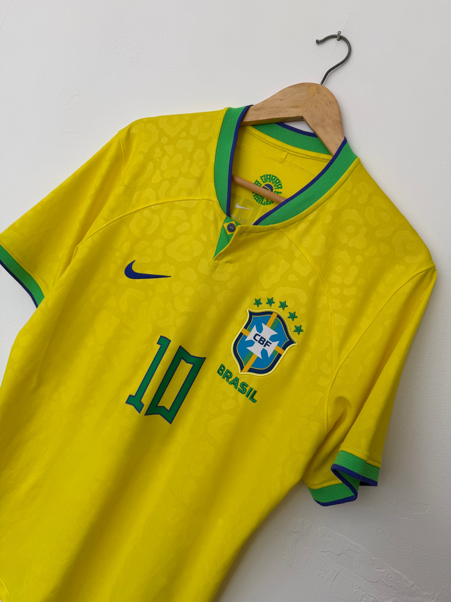 Neymar JR Brazil 2022 home football shirt (M)