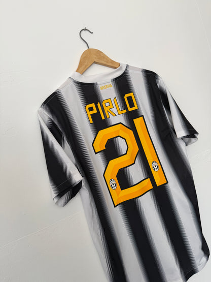 Andrea Pirlo Juventus FC 2011-12 home football shirt (M)