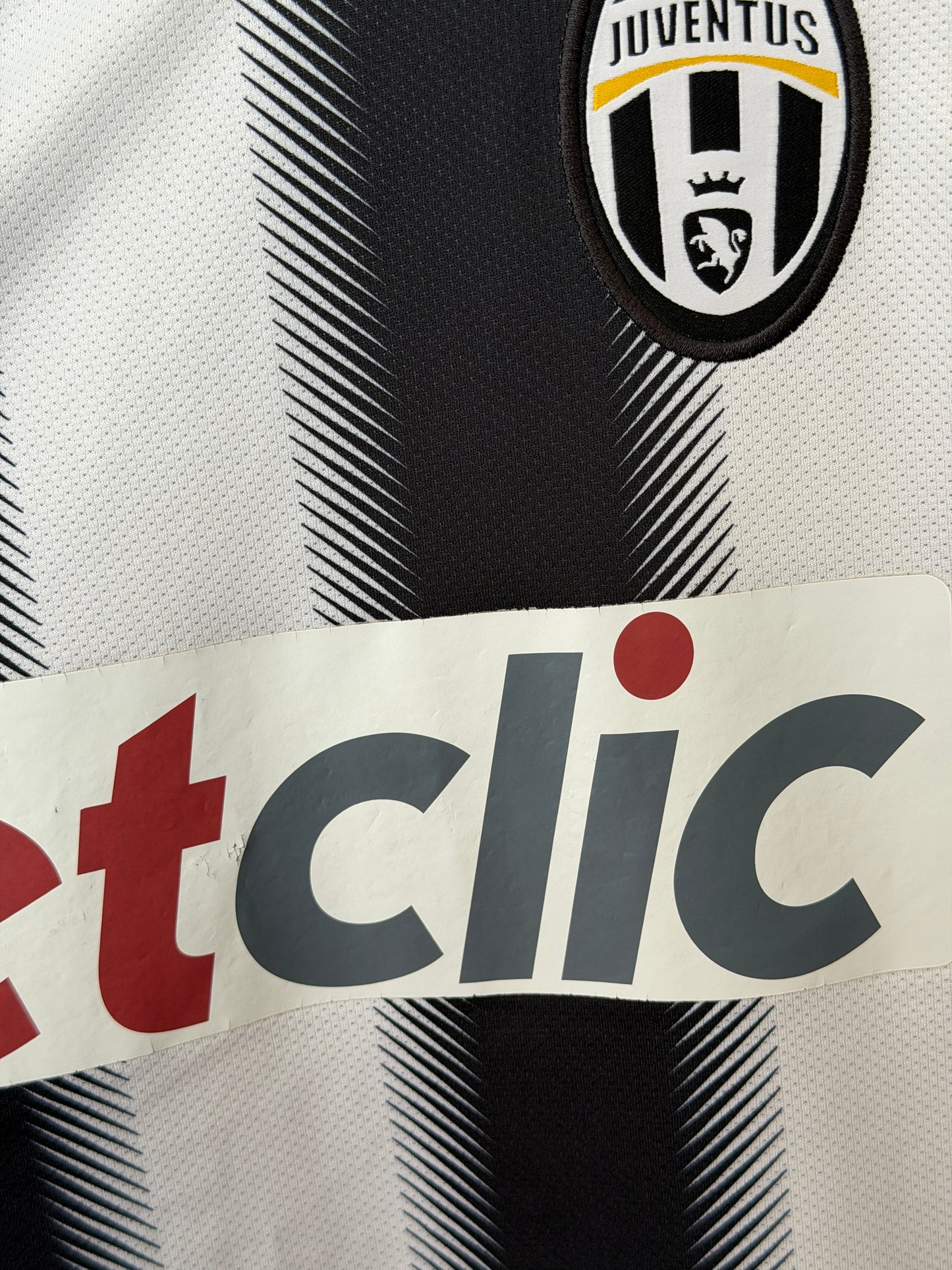 Andrea Pirlo Juventus FC 2011-12 home football shirt (M)
