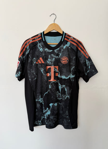 Harry Kane FC Bayern Munich 2024-25 away football shirt (L)