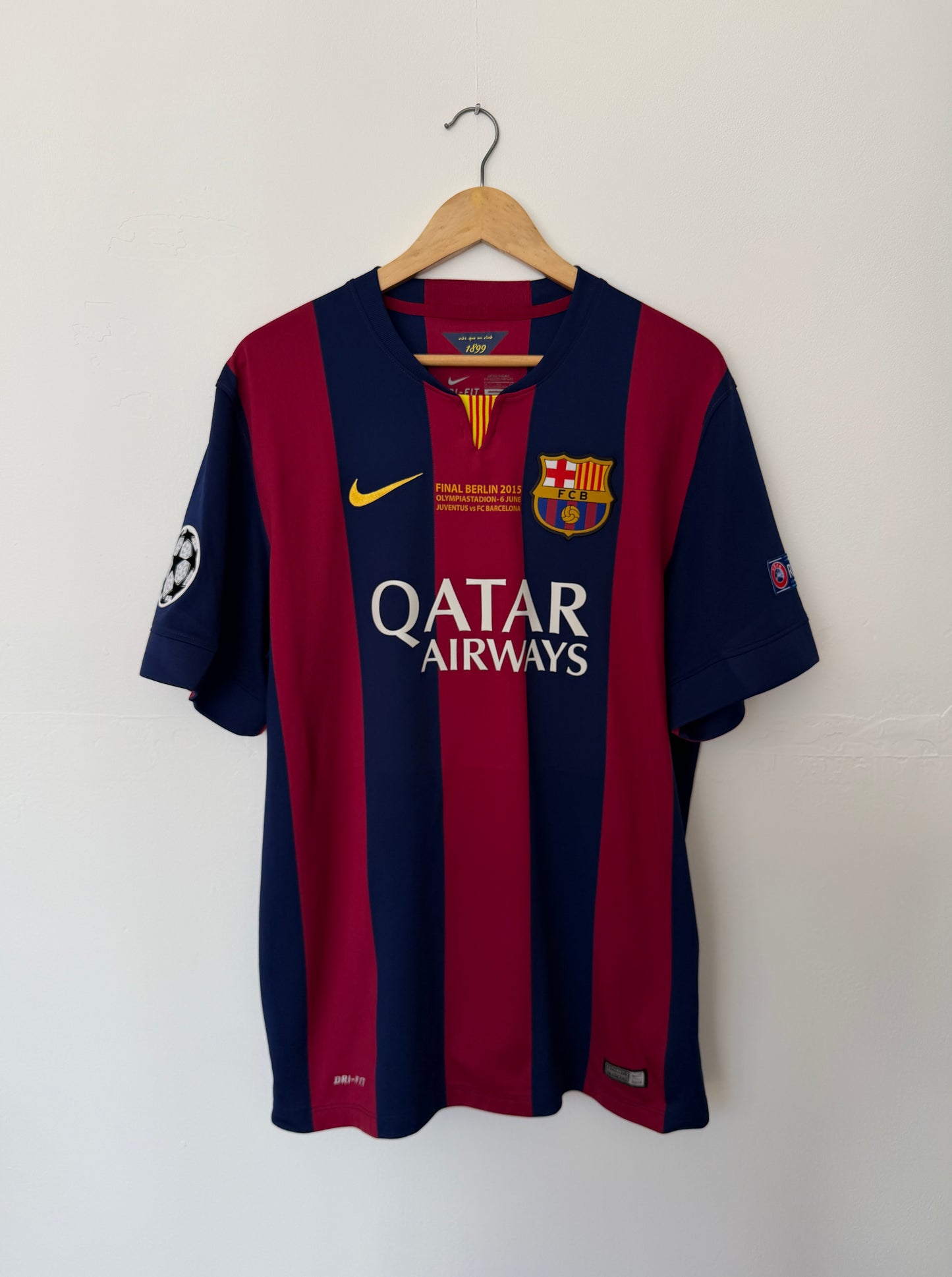 Lionel Messi FC Barcelona 2014-15 Champions league final edition home football shirt (XL)