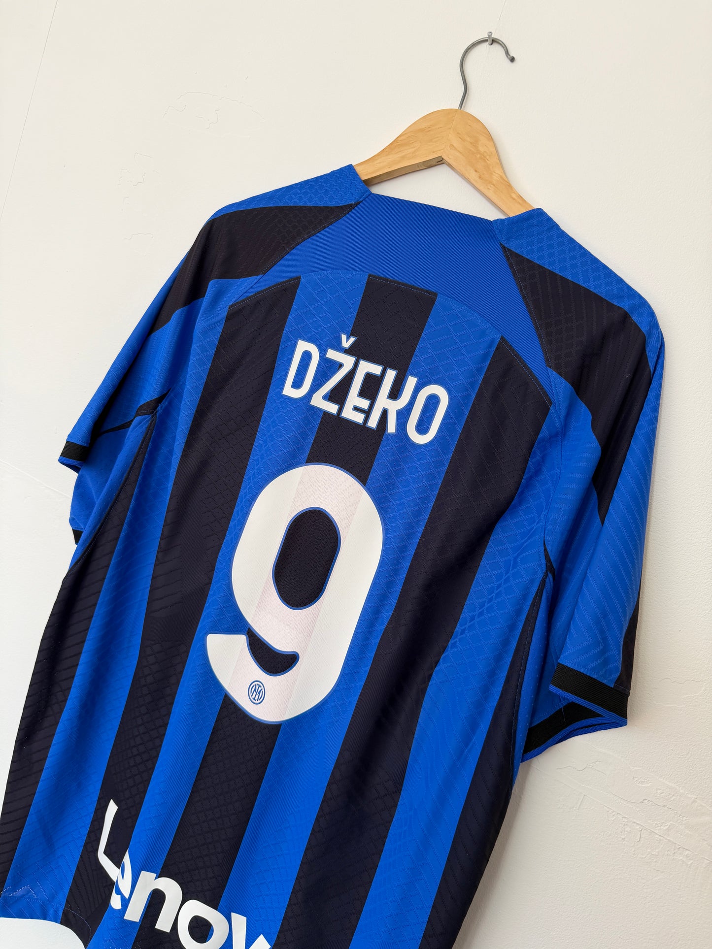 Edin Dzeko Inter Milan 2022-23 home football shirt (XXL)