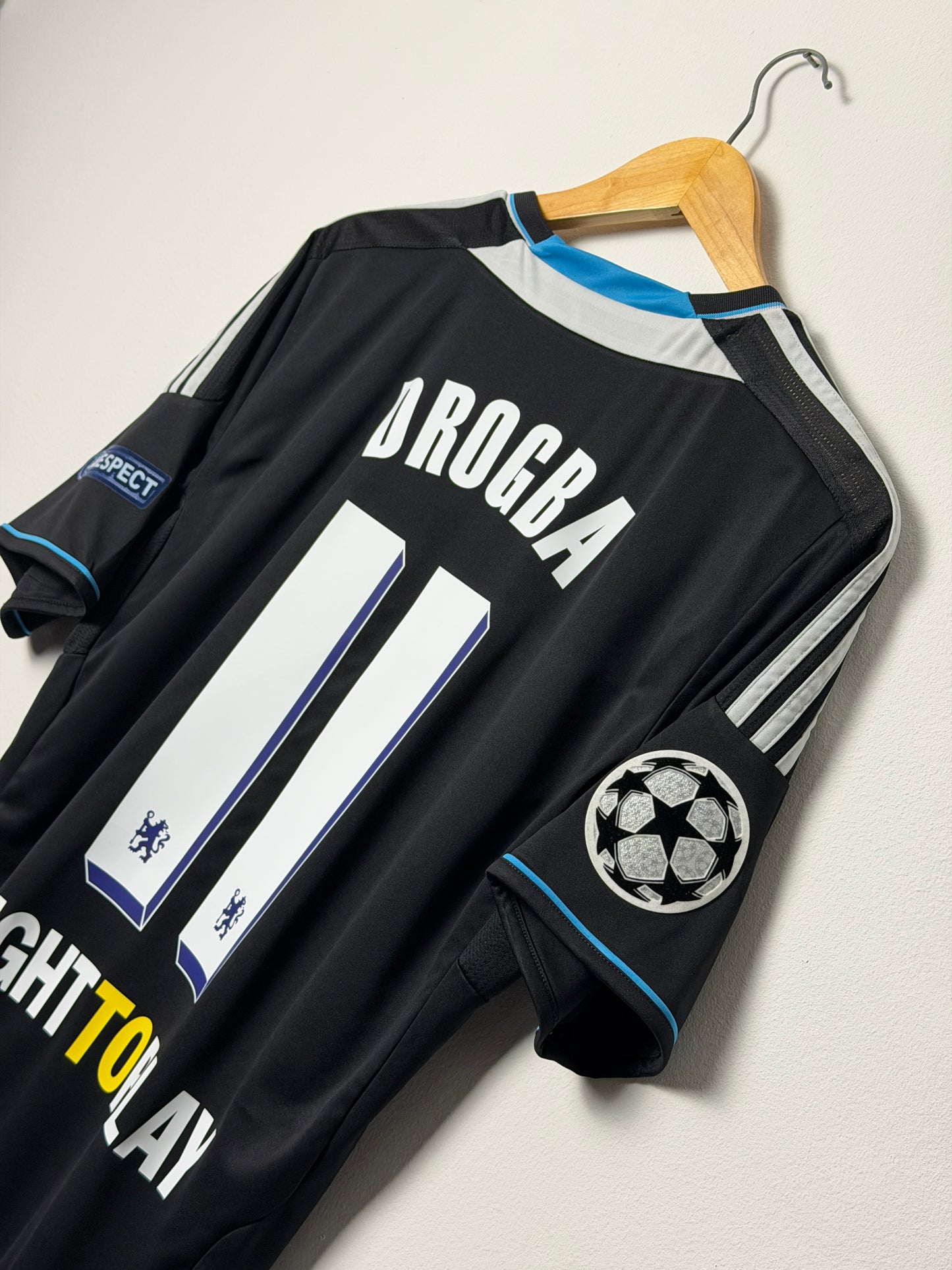 Didier Drogba Chelsea FC 2011-12 away football shirt (M)