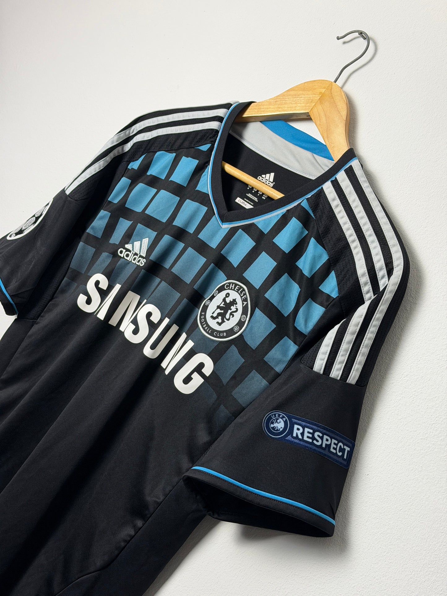 Didier Drogba Chelsea FC 2011-12 away football shirt (M)
