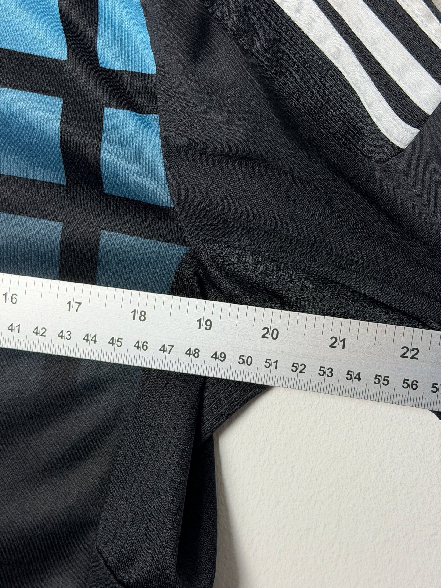 Didier Drogba Chelsea FC 2011-12 away football shirt (M)