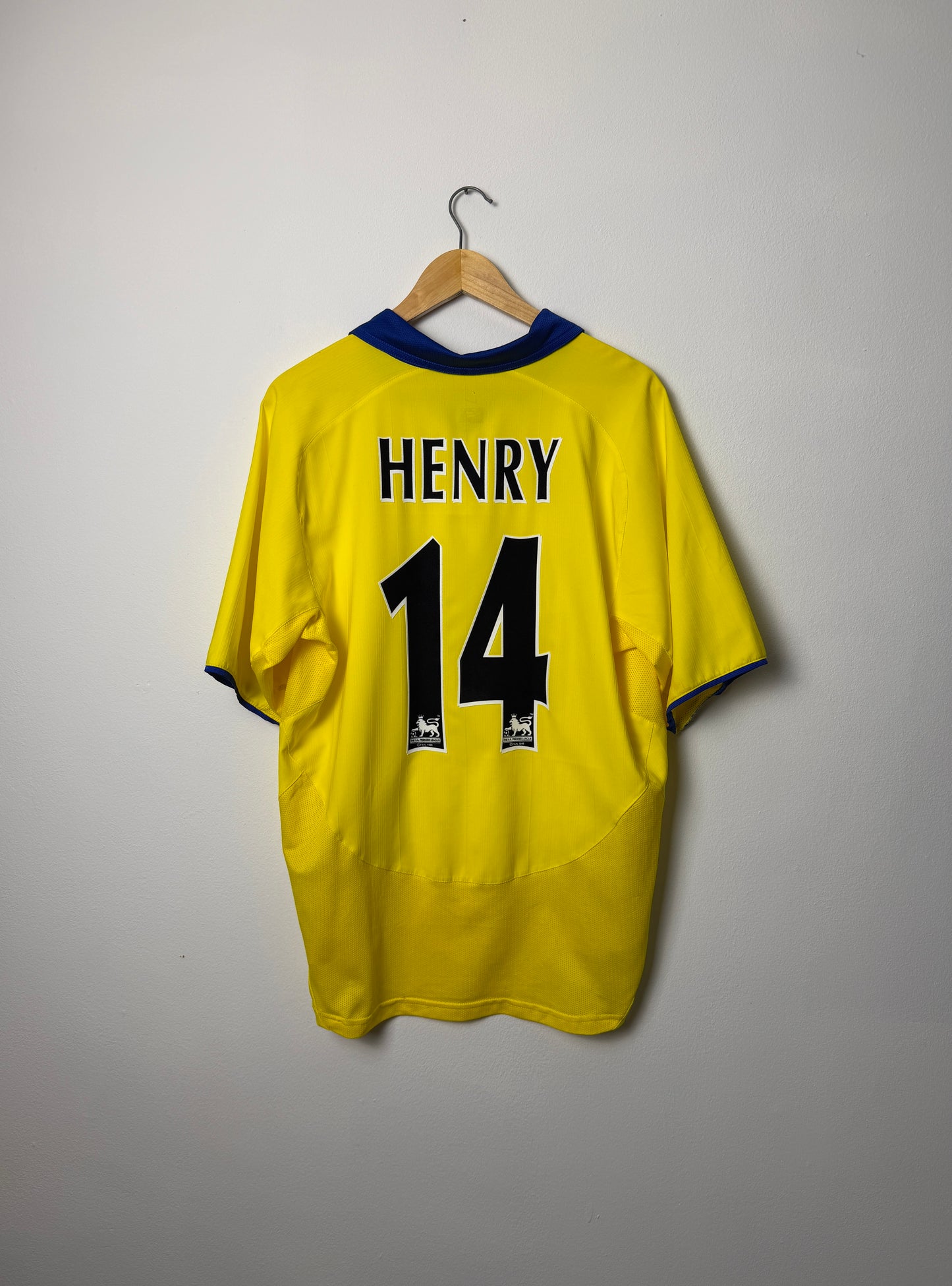 Thierry Henry Arsenal FC 2003-04 away football shirt (L)