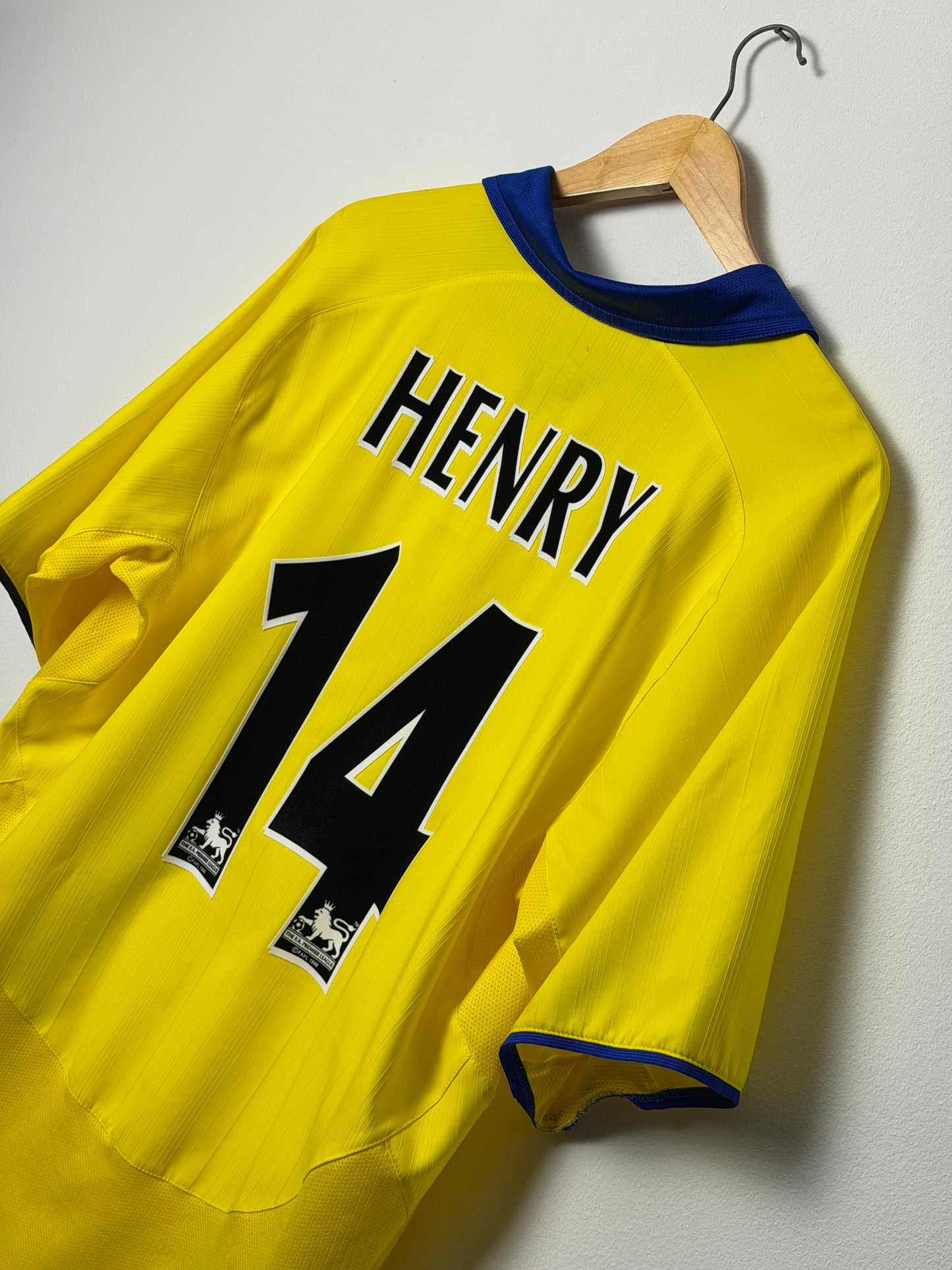 Thierry Henry Arsenal FC 2003-04 away football shirt (L)