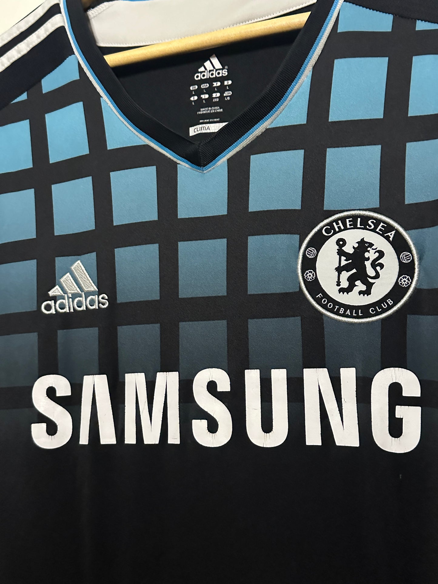 Didier Drogba Chelsea FC long sleeve 2011-12 away football shirt (L)