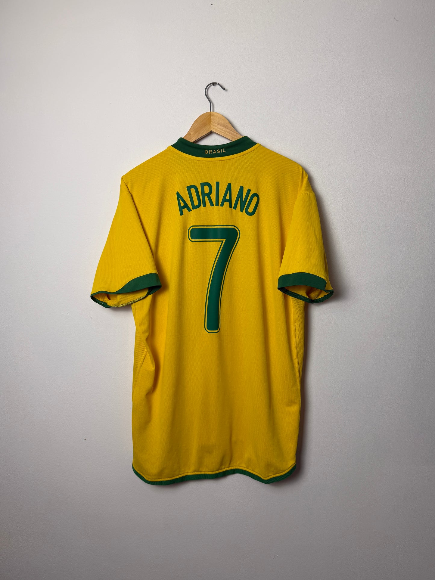 Adriano Brazil 2006 World Cup home football shirt (XL)