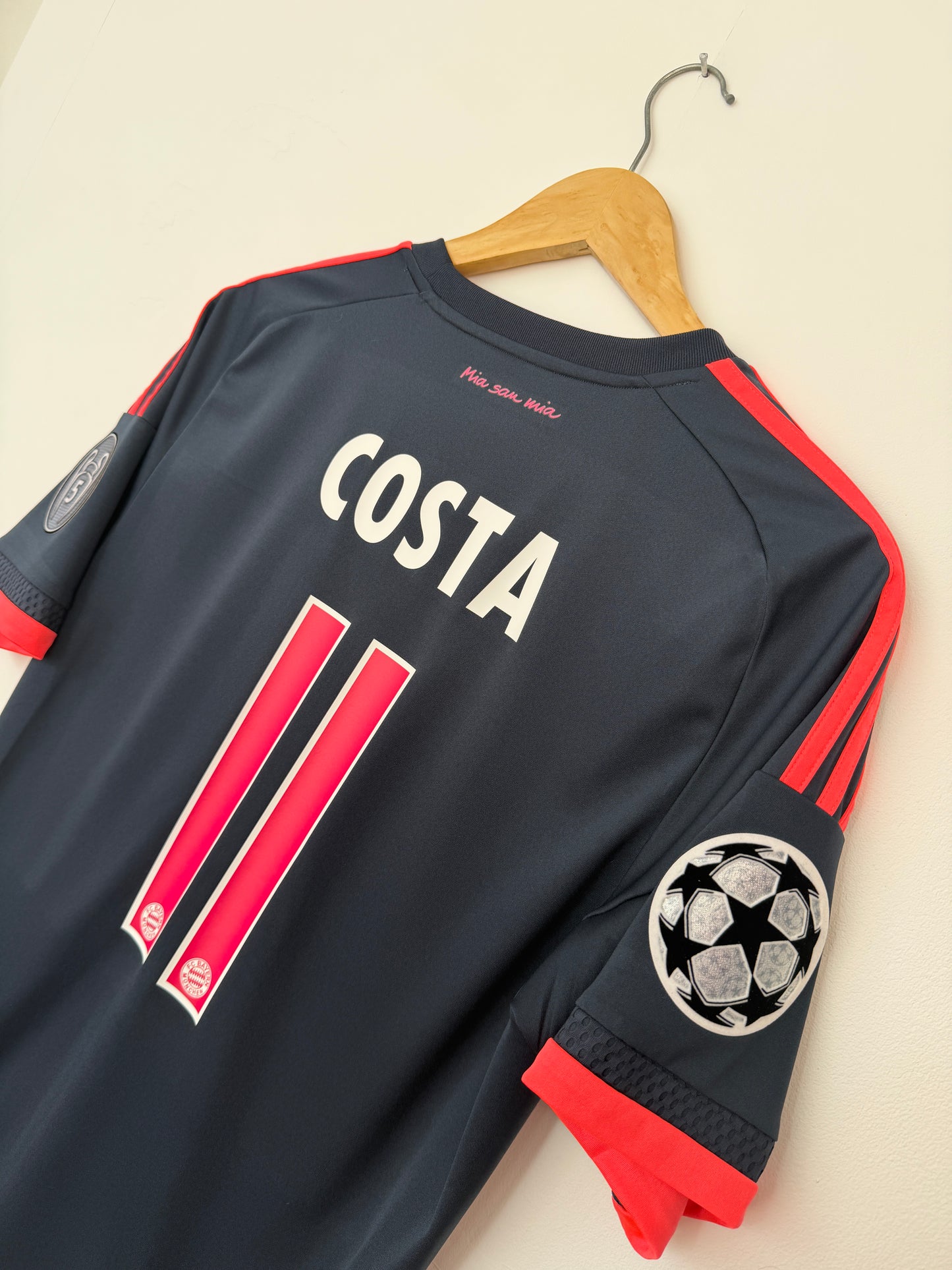 Douglas Costa FC Bayern Munich 2015-16 third football shirt (M)