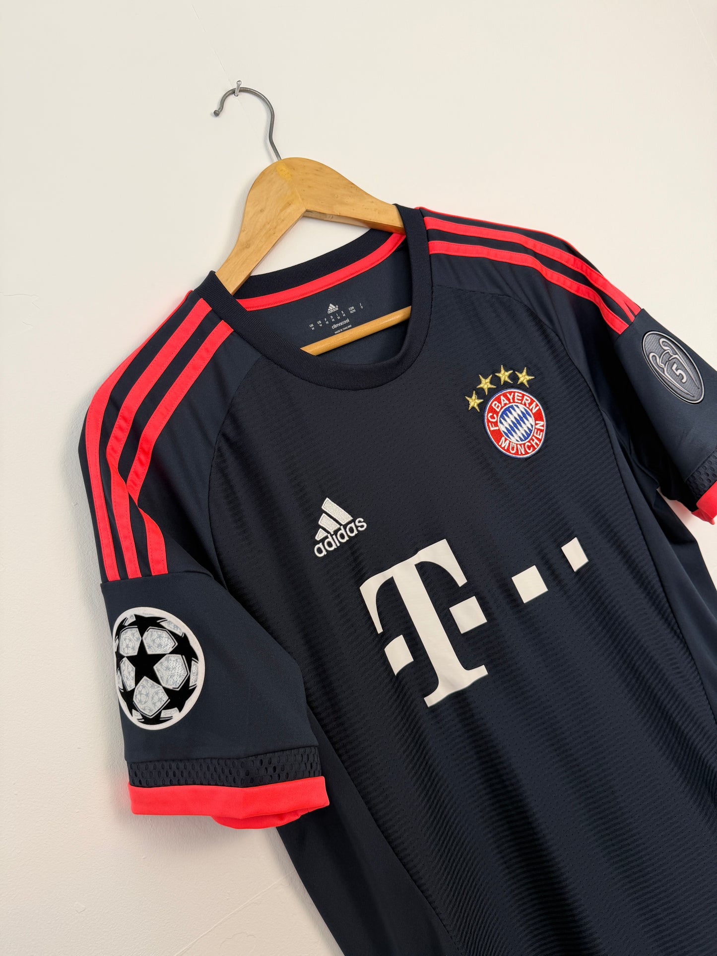 Douglas Costa FC Bayern Munich 2015-16 third football shirt (M)