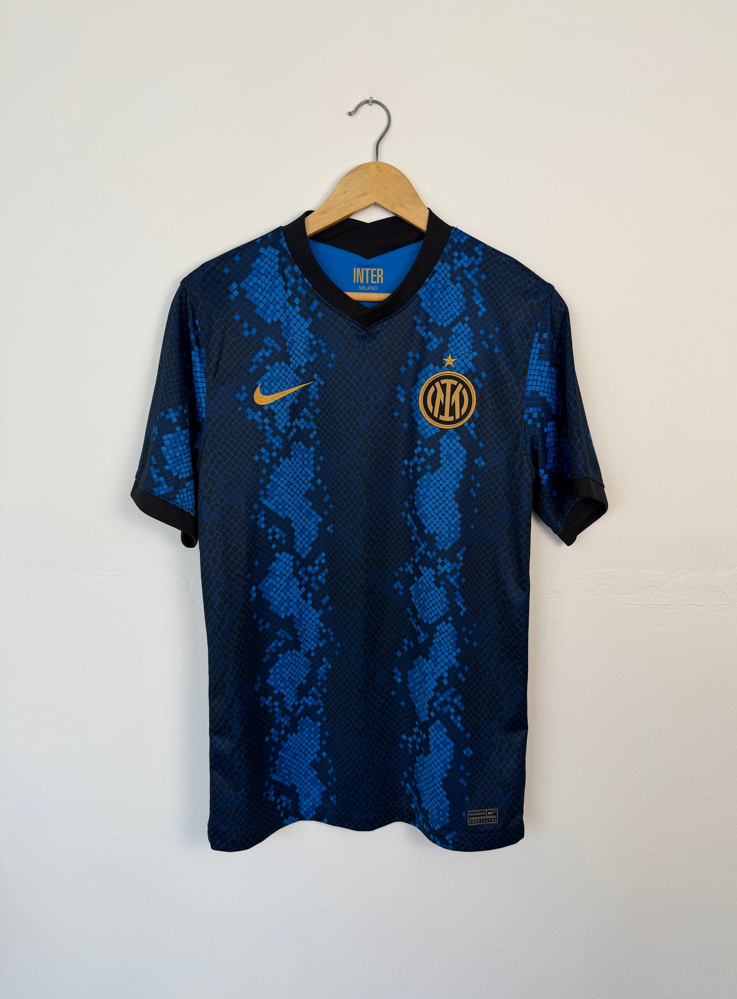 Lautaro Martinez Inter Milan 2021-22 home football shirt (M)