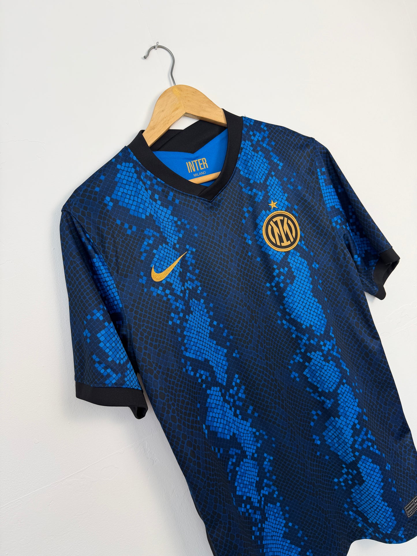 Lautaro Martinez Inter Milan 2021-22 home football shirt (M)