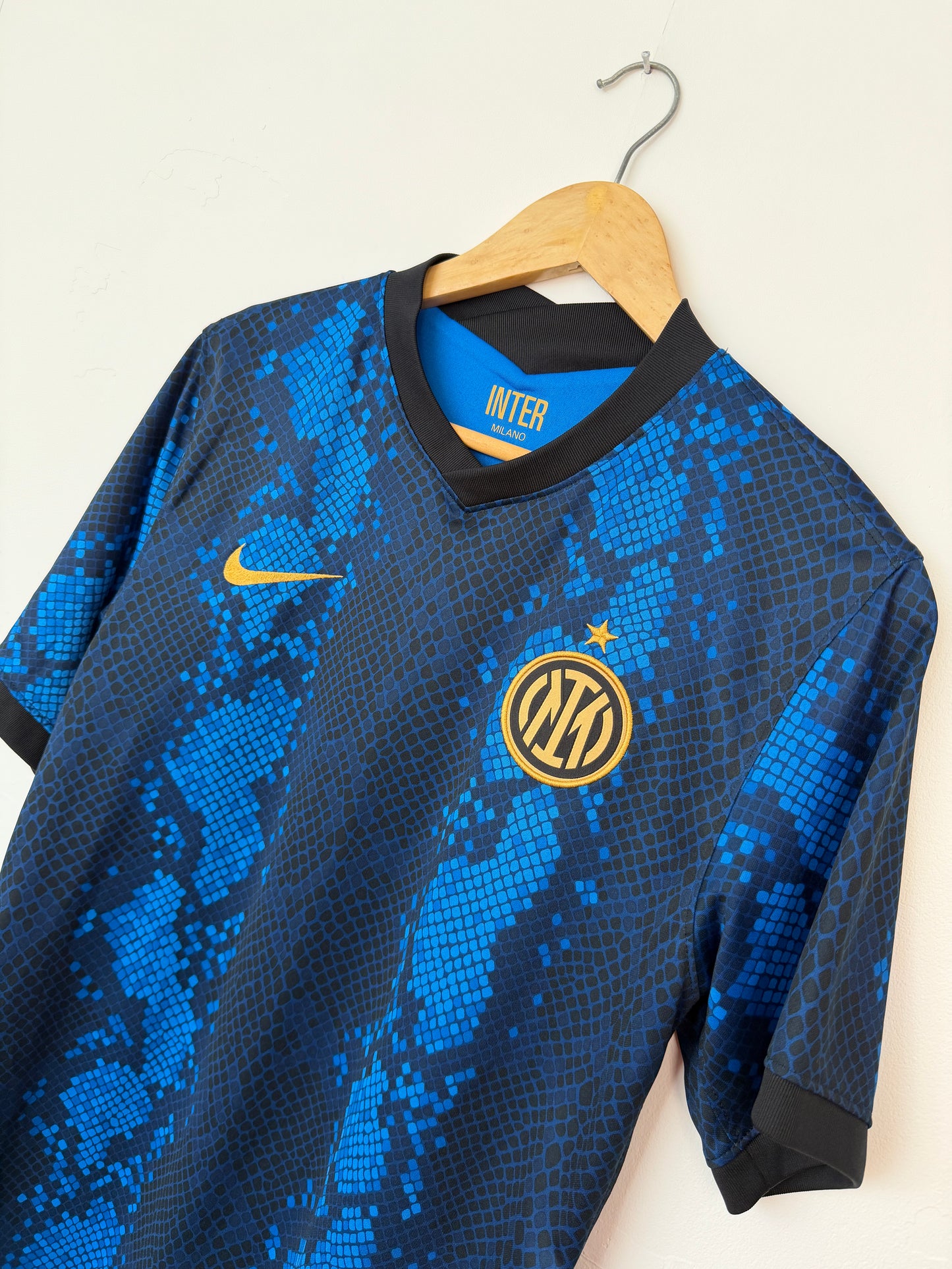 Lautaro Martinez Inter Milan 2021-22 home football shirt (M)