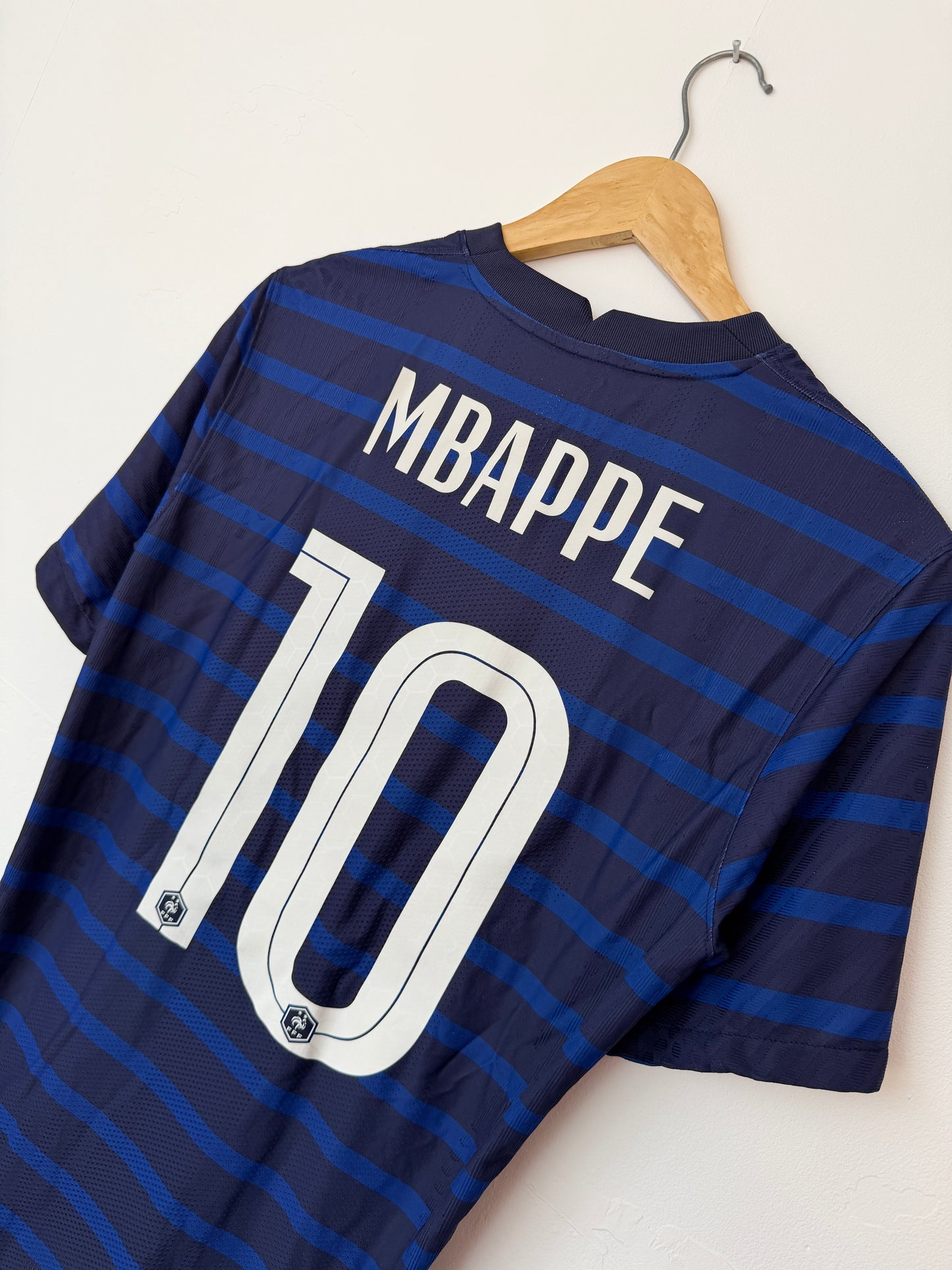 Kylian Mbappe France VAPORKNIT Euro 2020 home football shirt (M)