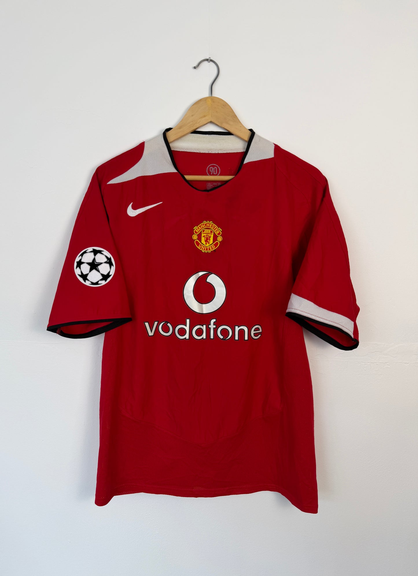 Cristiano Ronaldo Manchester United 2004-06 home football shirt (L)