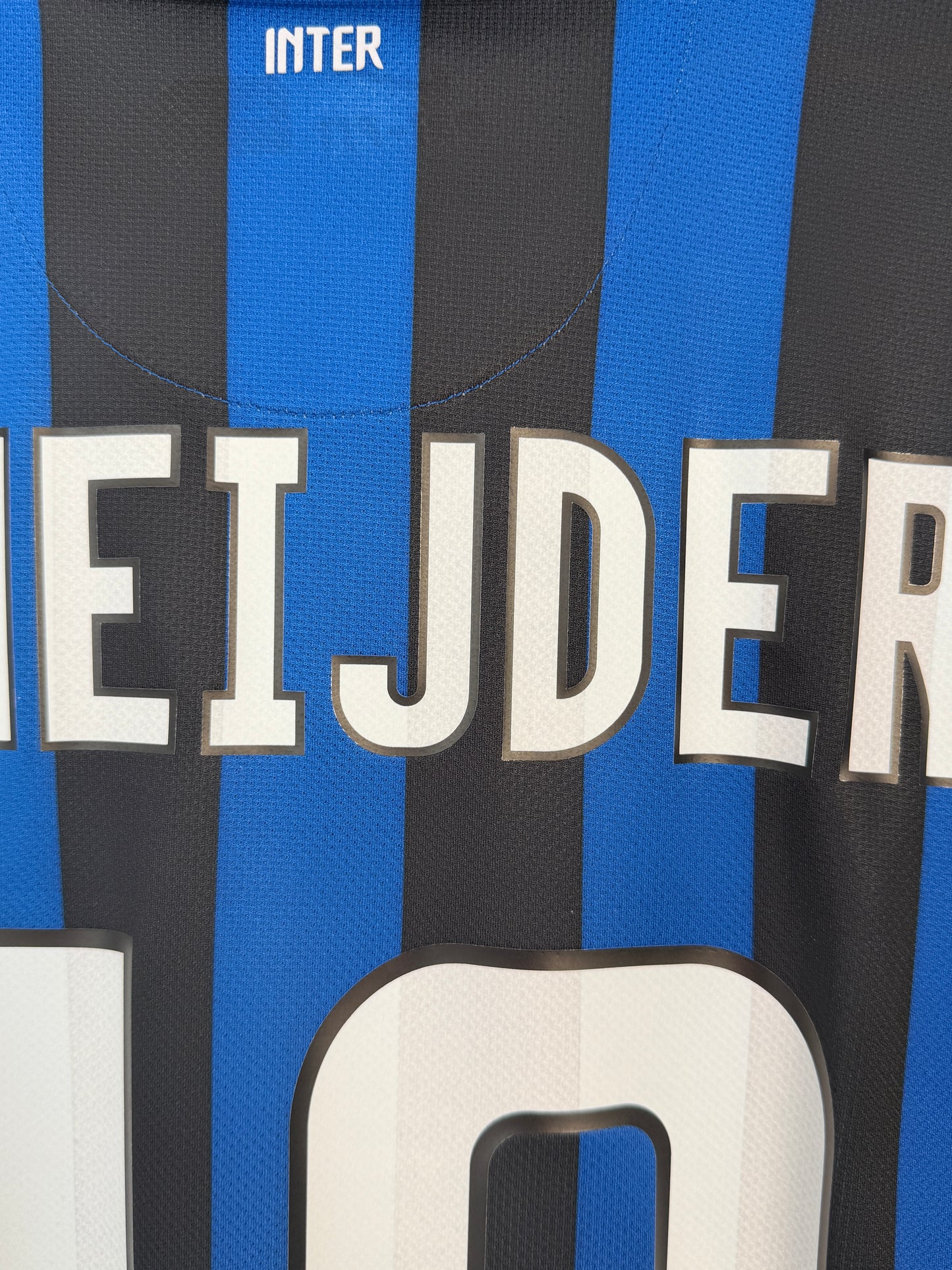 Wesley Sneijder Inter Milan 2011-12 home football shirt (XL)