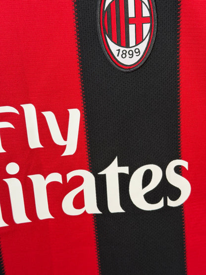 Zlatan Ibrahimovic AC Milan 2010-11 home football shirt (XL)