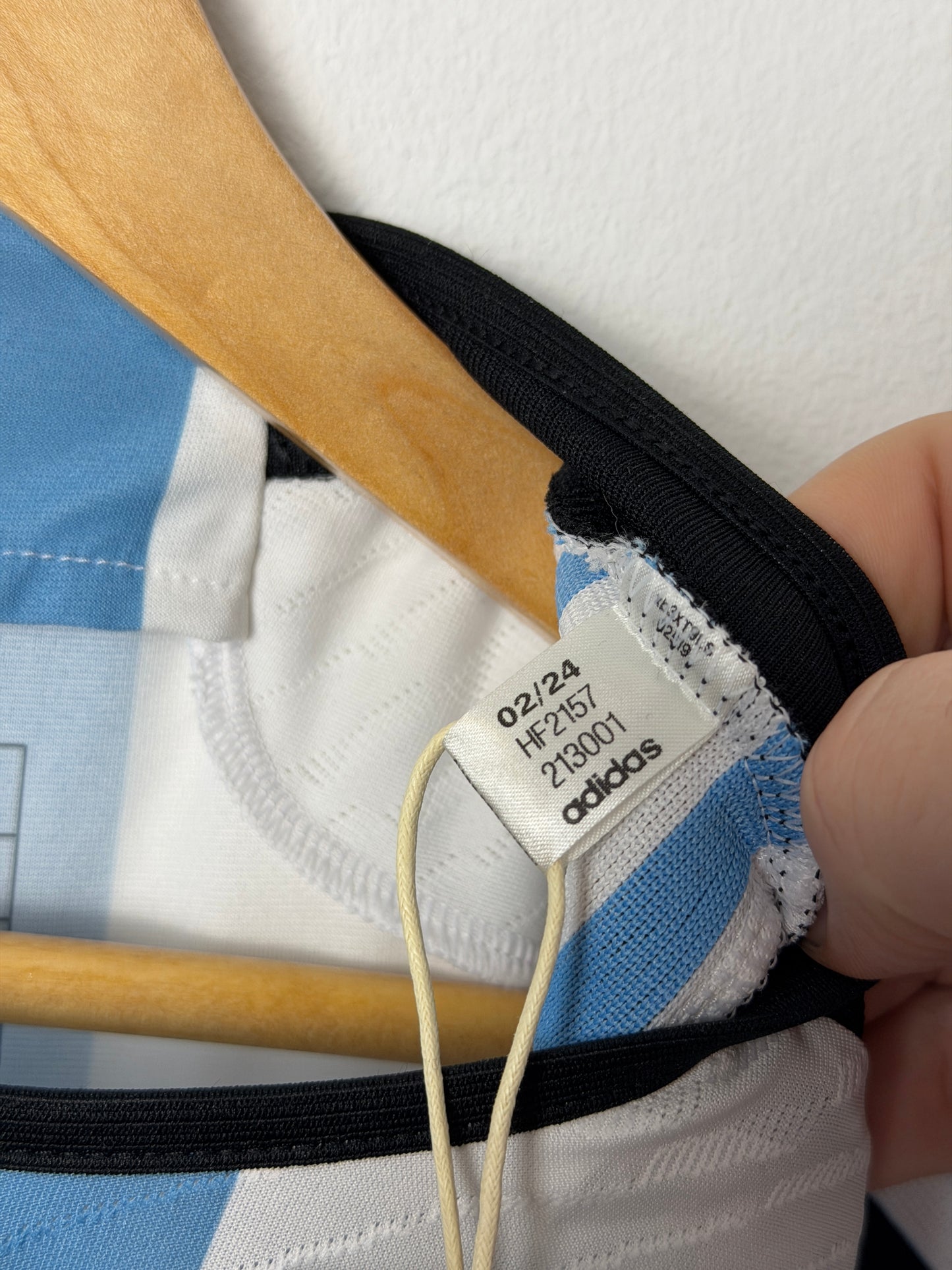 Lionel Messi Argentina 2022 home football shirt (L)