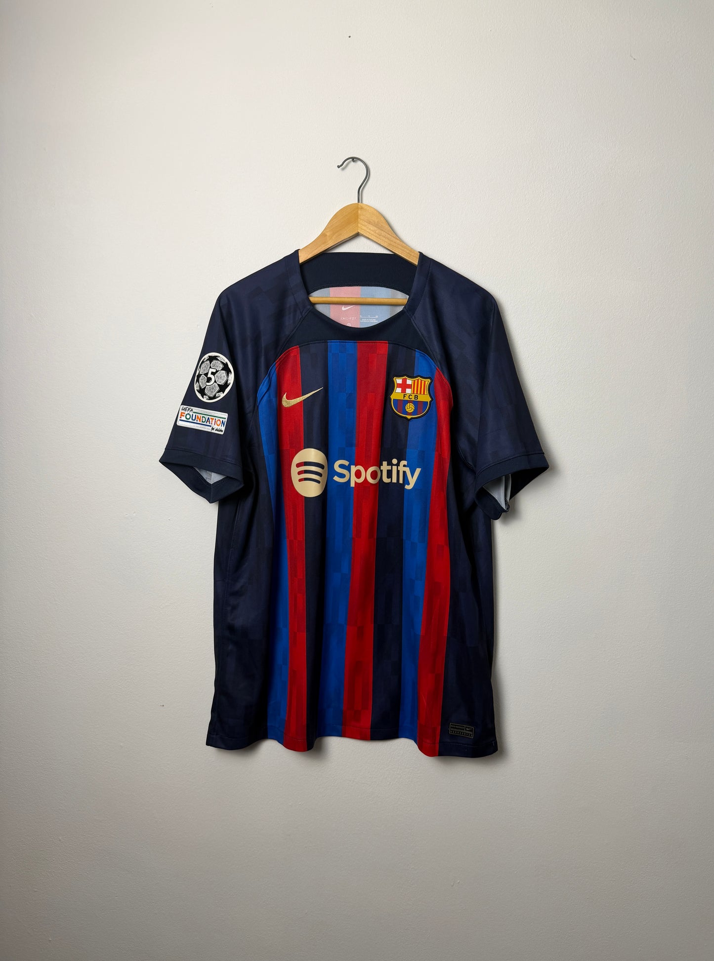 Robert Lewandowski FC Barcelona 2022-23 home football shirt (XL)