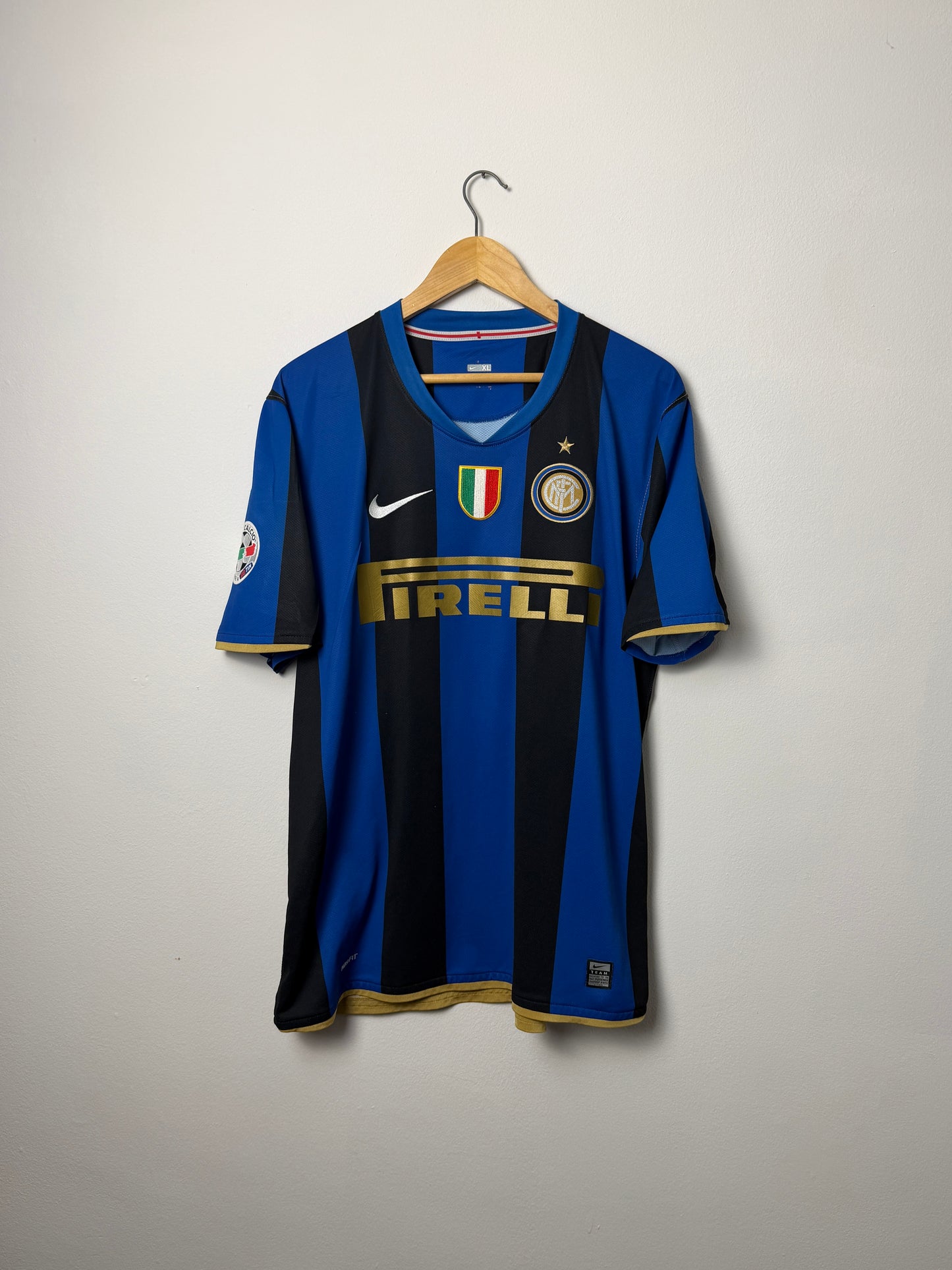 Adriano Inter Milan 2008-09 home football shirt (XL)