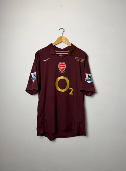 Thierry Henry Arsenal FC 2005-06 home football shirt (L)