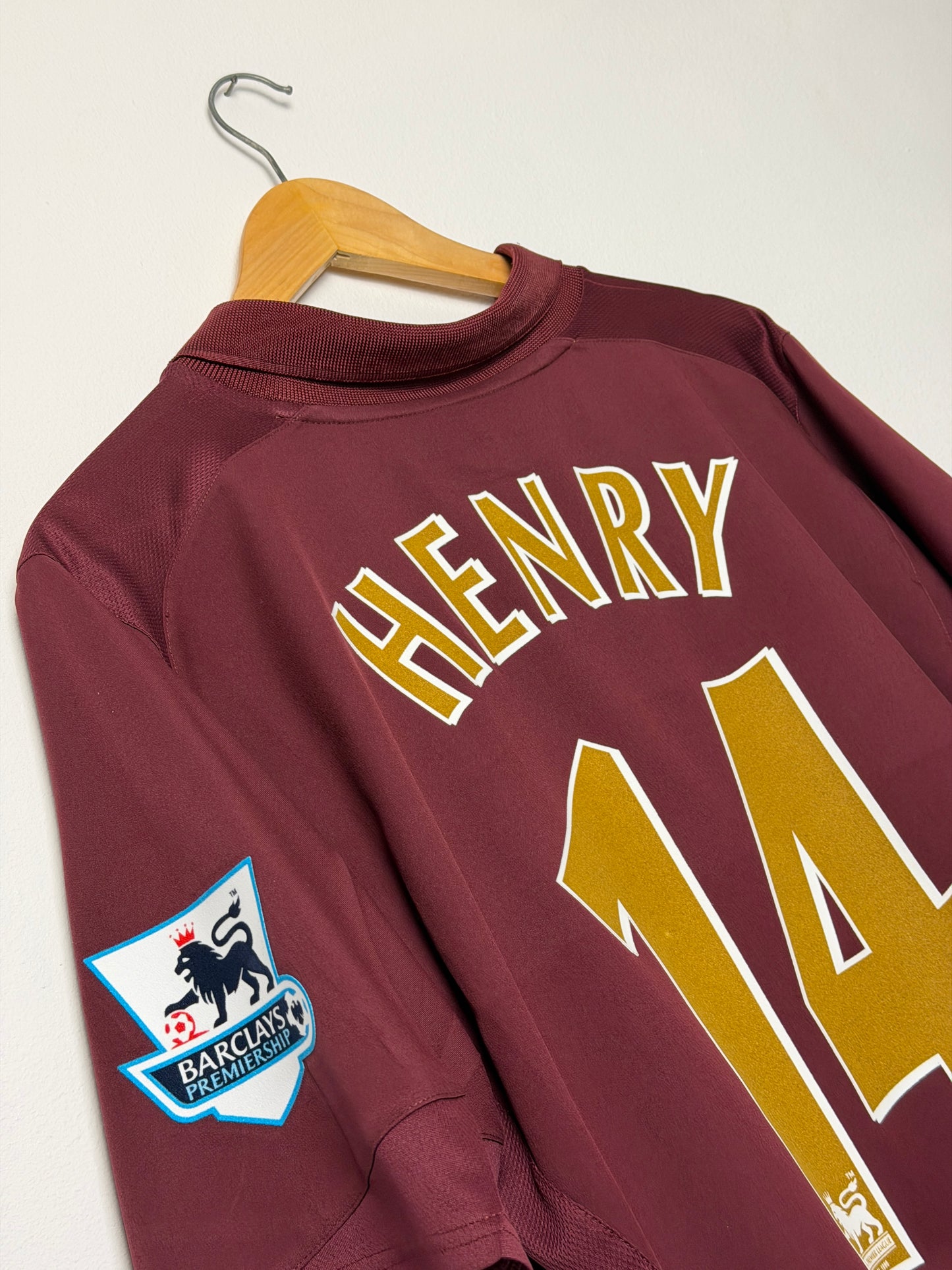 Thierry Henry Arsenal FC 2005-06 home football shirt (L)