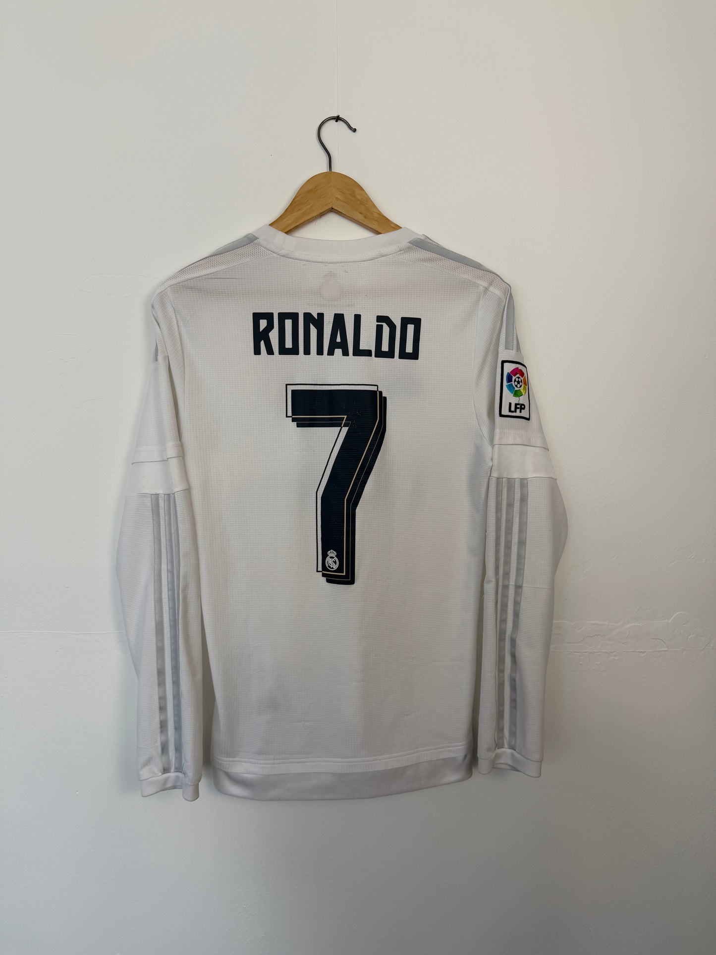 Cristiano Ronaldo Real Madrid CF 2015-16 long sleeve home football shirt (S)