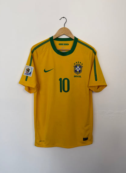 Kaka Brazil 2010 World Cup home football shirt (M)