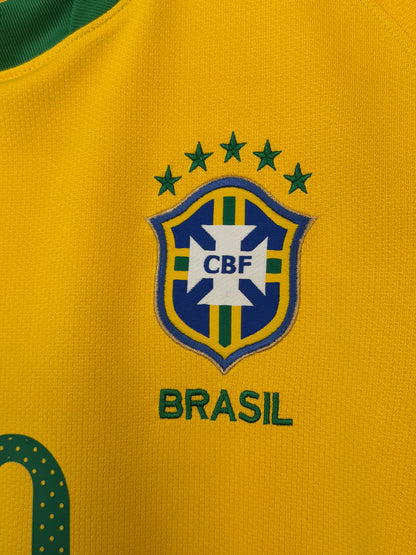 Kaka Brazil 2010 World Cup home football shirt (M)